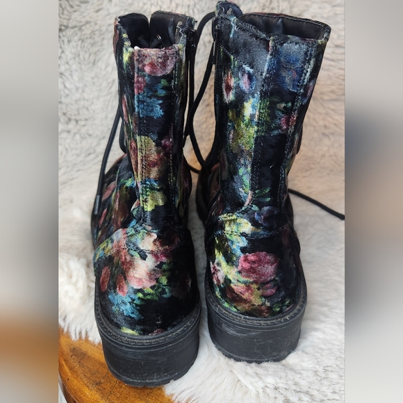 Madden Girl Size 6.5 Floral Velvet Lace-Up Boots Black Velvet Like Material - Picture 6 of 6